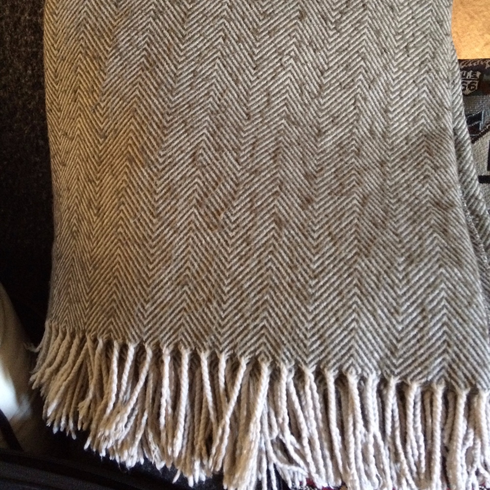 ZARA  HERRINGBONE. FRINGED WRAP